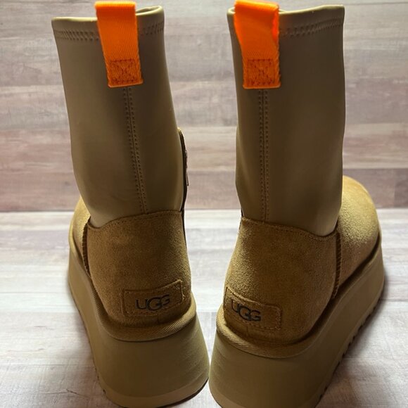 Ugg Women's Chestnut Classic Dipper Platform Boots  Size: 9 - Picture 4 of 12